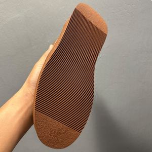 Chaussures pour hommes en cuir imprimé au laser, à bout pointu et lacets, design tendance, idéales pour les soirées d'automne, les affaires et les mariages - Product Image 6