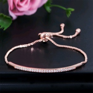 Conjunto de Pulseras de Diamantes en Oro, Plata y Oro Rosa, Tres Piezas, Cadena Curva Ajustable, para Uso Diario de Mujer - Product Image 3