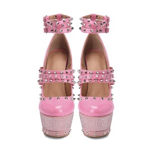 Chaussures pour femmes en cuir verni à rivets, talons hauts et fins, plateformes, bout rond, boucles à la cheville, chaussures de soirée, grande taille 47 - Product Image 4