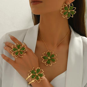 Européen américain élégant tridimensionnel creux goutte à goutte d'huile brillant feuille de Lotus boucles d'oreilles collier à la mode ensemble à la mode - Product Image 3