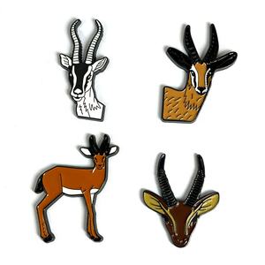 Pegatinas de insignia de bolsa de teléfono de esmalte suave de animales de Metal personalizado de alta calidad de los Emiratos Árabes Unidos - Product Image 5