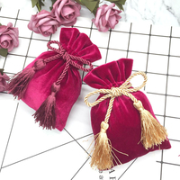 Pochette à bijoux personnalisée en velours doux avec pompon Sac cadeau de Noël pour mariage Emballage à cordon pour boucles d'oreilles