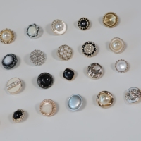 Boutons en plastique modernes en gros avec perles et strass pour la confection de vêtements, chemisiers, fournitures de couture décoratives, matériaux artisanaux en vrac