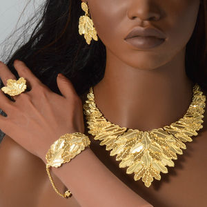 Ensemble de bijoux fantaisie plaqué or 18 carats en cuivre avec zircon, collier, bracelet, bague et boucles d'oreilles - Product Image 2