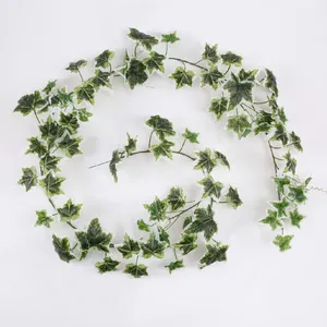 DIY Entrega Rápida Plástico Artificial Variegated Ivy Garland Vine Folhagem com 84 Folhas decorativas Flores Artificiais
