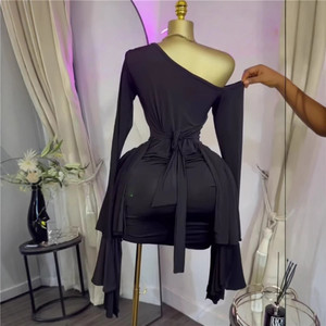 فستان حفلات مثير للنساء بياقة مائلة وتصميم ضيق لعيد الحب مع حافة غير منتظمة وأكمام طويلة - Product Image 4