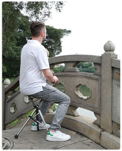 كرسي ملون خفيف الوزن من الألومنيوم مع زر واحد قابل للطي مطاطي ذو 3 أقسام عمود رحلات للاستخدام الخارجي - Product Image 1