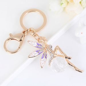 Nouveau porte-clés exquis en forme d'ailes d'ange incrustées de diamants pour fille, avec pendentif en métal huilé, accessoire de sac, bijou pour clés de voiture - Product Image 4