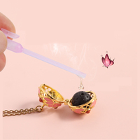 Collier pendentif boule diffuseur d'huiles essentielles en acier inoxydable plaqué or 18 carats OEM pour femme