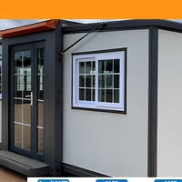Maison préfabriquée modulaire personnalisable à toit plat en panneaux sandwich pour habitation résidentielle