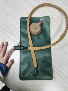 Sac à dos tactique <span class=keywords><strong>avec</strong></span> poche à <span class=keywords><strong>eau</strong></span> 2L/2.5L/3L - Réservoir <span class=keywords><strong>d</strong></span>'<span class=keywords><strong>eau</strong></span> en EVA de qualité alimentaire pour les sports de plein air, le cyclisme, la course à pied et la randonnée - Product Image 4