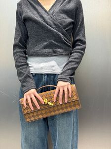 Sacs à main en cuir suédé véritable pour femmes, tendance 2026, avec fermoir, sacs de soirée en cuir de vachette tressé pour tenues élégantes - Product Image 6