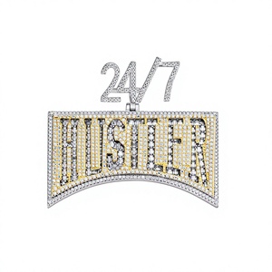 Colgante de Letra 'Hustler' 24/7 de Plata 925 con Cristal de Moissanita y Engaste de Canal de Diamantes de Imitación, Amuleto Temático Hiphop, Regalo Unisex - Product Image 1