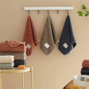 Ensemble de bain en tissu polaire corail, couleur unie, séchage rapide, serviette douce pour hôtel, spa et usage domestique - Product Image 2