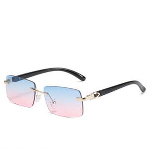 Lunettes de soleil rectangulaires vintage pour hommes et femmes avec logo personnalisé, UV400, couleurs dégradées, sans monture, carrées - Product Image 1