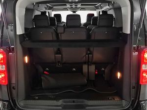 Ben mantenuto usato Pre-nedaudi 2022 <span class=keywords><strong>Opel</strong></span> Zafira Life E van, basso chilometraggio"