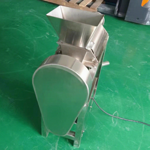 Extracteur de jus multifonctionnel commercial pour fruits et légumes, presse à vis avec moteur 220V/380V 1.5KW - Product Image 1