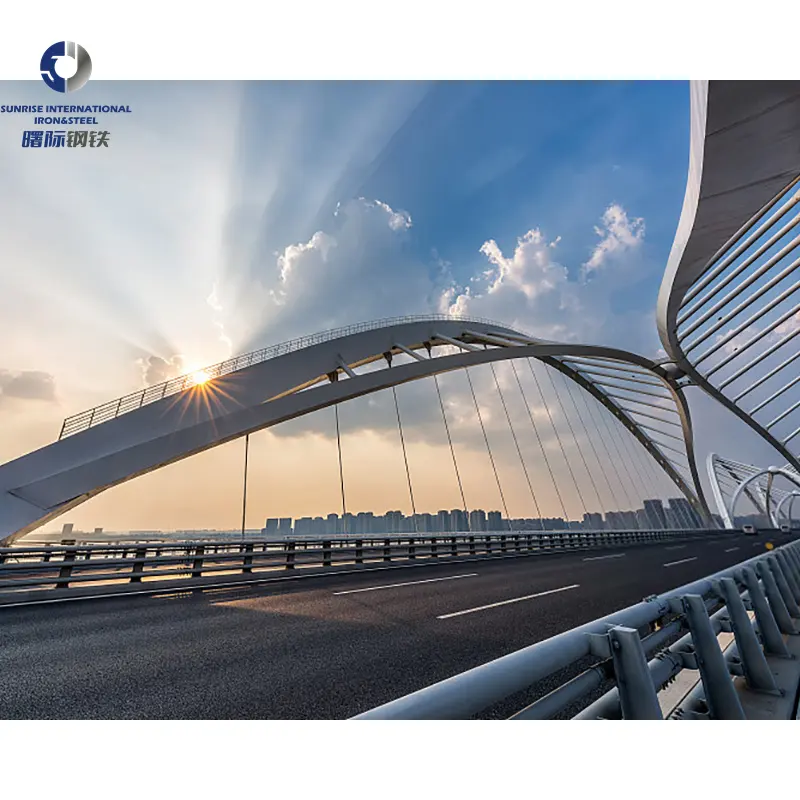 Manufaktur Tiongkok kustomisasi desain Modern untuk konstruksi jembatan baja berat Prefab jembatan struktur