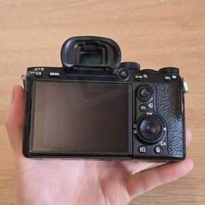 Cámara sin Espejo HFT Professional Alpha A7 <span class=keywords><strong>III</strong></span> de 24.2 MP, Solo Cuerpo Negro, Venta al Por Mayor - Product Image 3