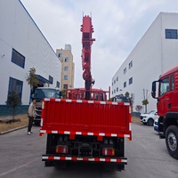 Camion-grue pour vergers et jardins, destiné à la gestion des arbres fruitiers, au levage et aux projets de plantation agricole