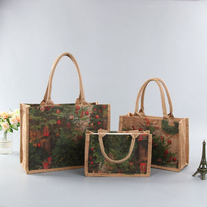 Sac de courses en jute de qualité supérieure avec intérieur laminé, poignées robustes et qualité durable, disponible à la vente - Product Image 3