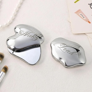 Promozionale in lega di metallo cuore semplice trucco specchio argenteo con logo personalizzato inciso al Laser - Product Image 2