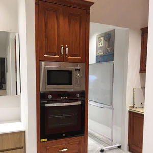 ตู้ครัวไม้โอ๊คแดงทันสมัยแบบประกอบเอง ตู้เตาอบไม้จริงเคลือบแลคเกอร์ พร้อมก๊อกน้ำ รางลิ้นชัก บานพับ อ่างล้างจาน สำหรับอพาร์ตเมนต์ - Product Image 1