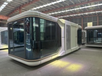 Maison Capsule en Acier Préfabriquée de Luxe à Vendre : Design Moderne, Mobile, 1 ou 2 Chambres, Idéale pour Complexes Touristiques