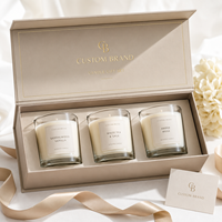 Ensemble cadeau de 3 bougies parfumées aromatiques en cire de soja dans un bocal en verre organique avec emballage personnalisé de luxe haut de gamme