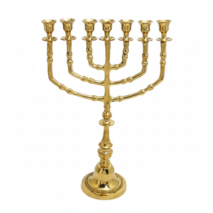 Design attrayant 7 branches en laiton Menorah bougeoir finition dorée candélabre pour Hanoukka et décor à la maison centre de Table - Product Image 1
