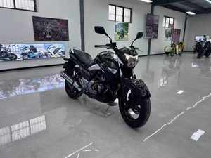 Suzuki GW250 <span class=keywords><strong>Inazuma</strong></span> 250cc, <span class=keywords><strong>Moto</strong></span> Naked a Iniezione, Motore Bicilindrico Affidabile, Freni a Doppio Disco, Potenza Fluida - Product Image 1