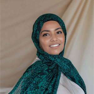 Hijab Moda Chales árabes Poliéster Estampado de satén árabe, Turbante largo Línea de diamante Hijab con chales - Product Image 3