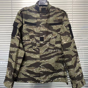 Veste tactique DF22 camouflage rayé tigre en tissu Oxford, toutes saisons, pour l'extérieur, durable, vente en gros - Product Image 1