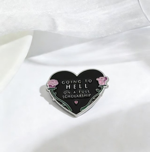 Broche en émail métallique de haute qualité en forme de cœur noir avec motif de rose, broches Going Hell Full Scholarship pour vêtements et sacs - Product Image 2