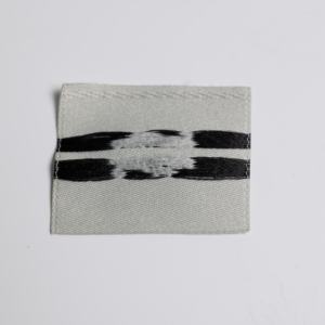 ป้ายผ้าคอแบบกำหนดเองสำหรับโลโก้ยี่ห้อเสื้อผ้าสำหรับกางเกงและเดรส - Product Image 4