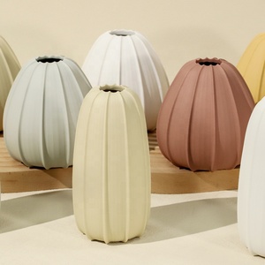 YBH nordique élégant mat <span class=keywords><strong>moderne</strong></span> Vase en céramique décoration de la maison de haute qualité Vase en porcelaine écologique Art déco pour table - Product Image 4