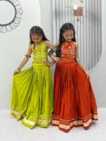 Set Lehenga Choli Anak Perempuan Kualitas Ekspor untuk Navratri, Gaun Chaniya Choli Tradisional untuk Garba dan Dandiya Tersedia dengan Harga Ekspor