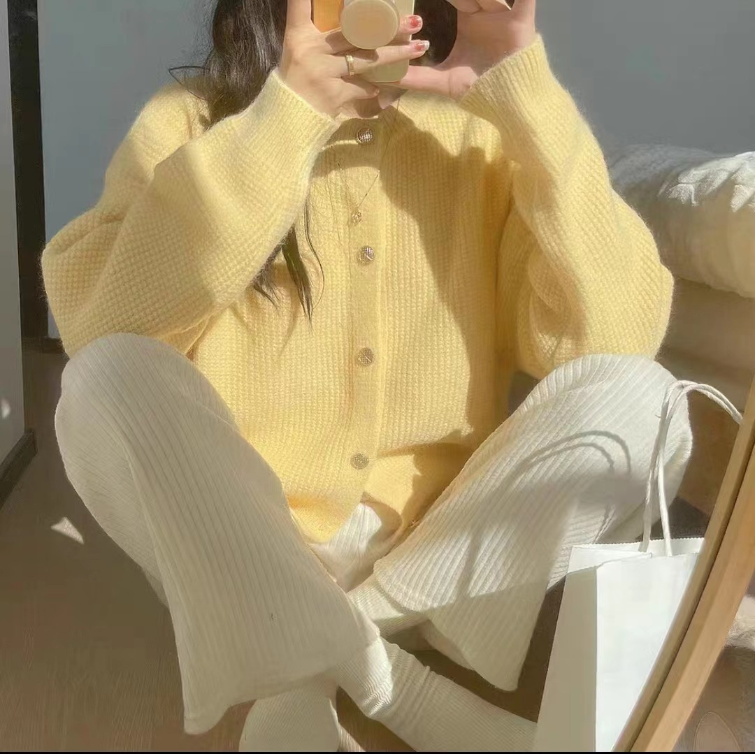 สีเหลือง