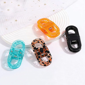 Pince à cheveux magnétique créative et personnalisée en plastique, épingles à cheveux simples de couleur unie, accessoire de <span class=keywords><strong>coiffure</strong></span> pour fête - Product Image 1
