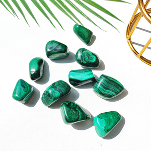 100g all'Ingrosso di <span class=keywords><strong>Pietre</strong></span> Levigate di Malachite <span class=keywords><strong>e</strong></span> <span class=keywords><strong>Cristalli</strong></span> <span class=keywords><strong>Verdi</strong></span>, Bellissima Decorazione per la Casa Come Regalo - Product Image 4