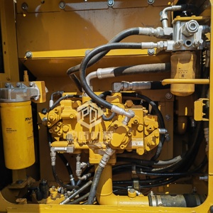 Excavatrice sur chenilles d'occasion CAT 315, modèles 315D et 315D2GC, 15 tonnes, hydraulique, avec certifications CE et EPA. - Product Image 4