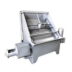 Séparateur solide-liquide à écran incliné pour la transformation d'engrais organiques, haute productivité, entraînement automatique par moteur - Product Image 1