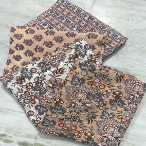 Tela de Algodón de Primera Calidad con Estampado en Bloque, Transpirable, Ecológica, de Secado Rápido, Ligera para Coser Vestidos, Floral Hecha a Mano en India - Product Image 5