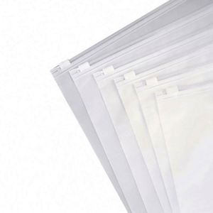 Sacs d'expédition personnalisés en polyéthylène mat dépoli transparent avec fermeture éclair pour vêtements, t-shirts, chaussettes, biodégradables et recyclables – Créez votre propre marque - Product Image 5