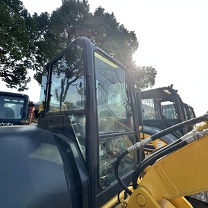 รถขุดขนาดเล็ก โคมัตสึ PC35MR 3.5 ตัน มือสอง พร้อมใบมีดดันดิน เหมาะสำหรับงานจัดสวนขนาดเล็กและงานก่อสร้างขนาดเล็ก - Product Image 1