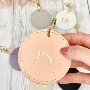 Porte-clés en cuir PU grainé, personnalisé avec logo gravé au laser, porte-clés rond pour couple, en stock - Product Image 2