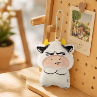 Porte-clés en peluche vache Kawaii original, adorable poupée en peluche, breloque de sac, ornement suspendu pour sac à dos, vente en gros, petit cadeau