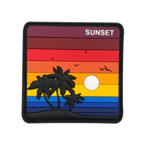 Productor experimentado, etiqueta de logotipo personalizada de goma suave de silicona y polivinilo cloruro 2D, parche de PVC termoadhesivo. - Product Image 1