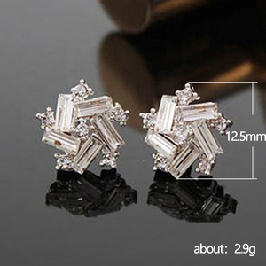 Orecchini a Perno a Forma di T con Cristalli per Donne, Accessori Minimalisti alla Moda per Uso Quotidiano e Regalo - Product Image 4