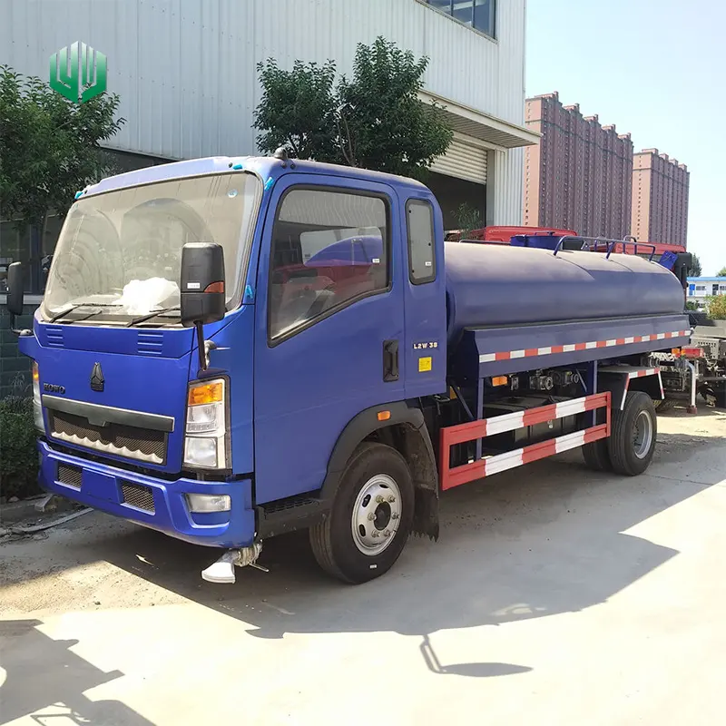 Camion de réservoir d'eau de 7000 litres 4x4 à vendre à Dubaï